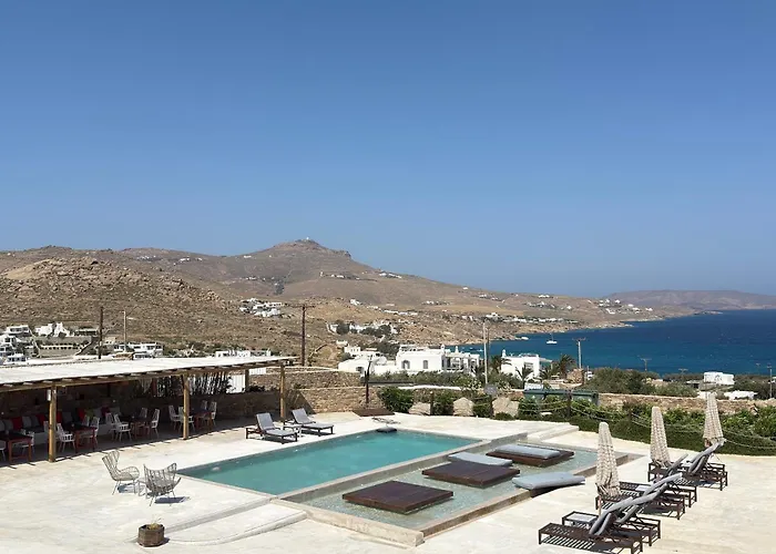 Ξενοδοχείο Myconian Crown 4*