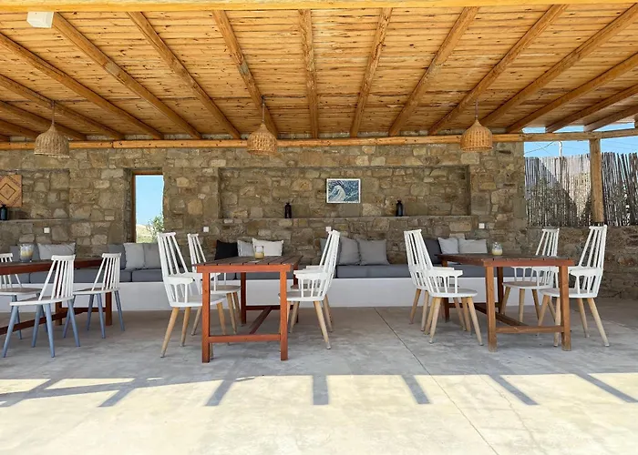 Myconian Crown فندق