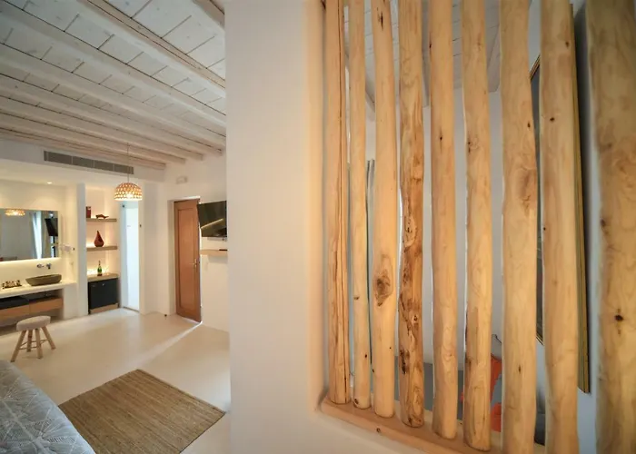 Myconian Crown Καλαφάτη