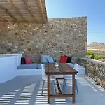 Myconian Crown By Mr And Mrs White 4* カラファティス